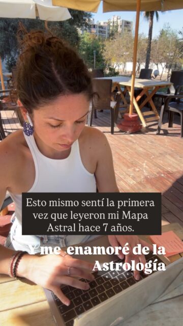 🪐La Astrología te muestra tu camino de vida, tus ciclos y aprendizajes…dejas de luchar y te lanzar a vivir el viaje.

Llegué a la Astrología en un momento de confusión en mi vida y no sabía qué camino tomar ni qué hacer. 

Y Ojo no es que te diga lo que tienes que hacer NO, esto es robar y ceder tu autoridad y poder…
Con la Astrología comprendí que el problema no estaba en la vida que tenía, en lo externo, si no que en la clave de todo…NO ME CONOCÍA A MI MISMA🤯

Obvio que por eso dudaba, porque no tenía la confianza en mí y la certeza de quién era, con mis luces y sombras, a pesar de los cambios fuera…

Cuando entiendes cómo se juega el juego, cuando sabes de qué estás hecha, que lo que te pasa y lo que sientes no es un error ni estás loca, aceptas y decides mover la siguiente pieza. 

Este es el lenguaje que te muestra tu camino con claridad y certeza…
Basta de los “Por qué a mí?” Hola a “Para qué vivo esto!!”
😏
